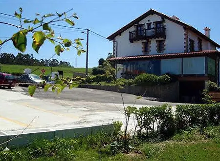 拉埃斯特拉坎塔布莱波萨达酒店 招待所 3*