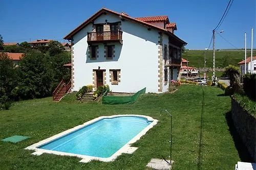 拉埃斯特拉坎塔布莱波萨达酒店 Toñanes